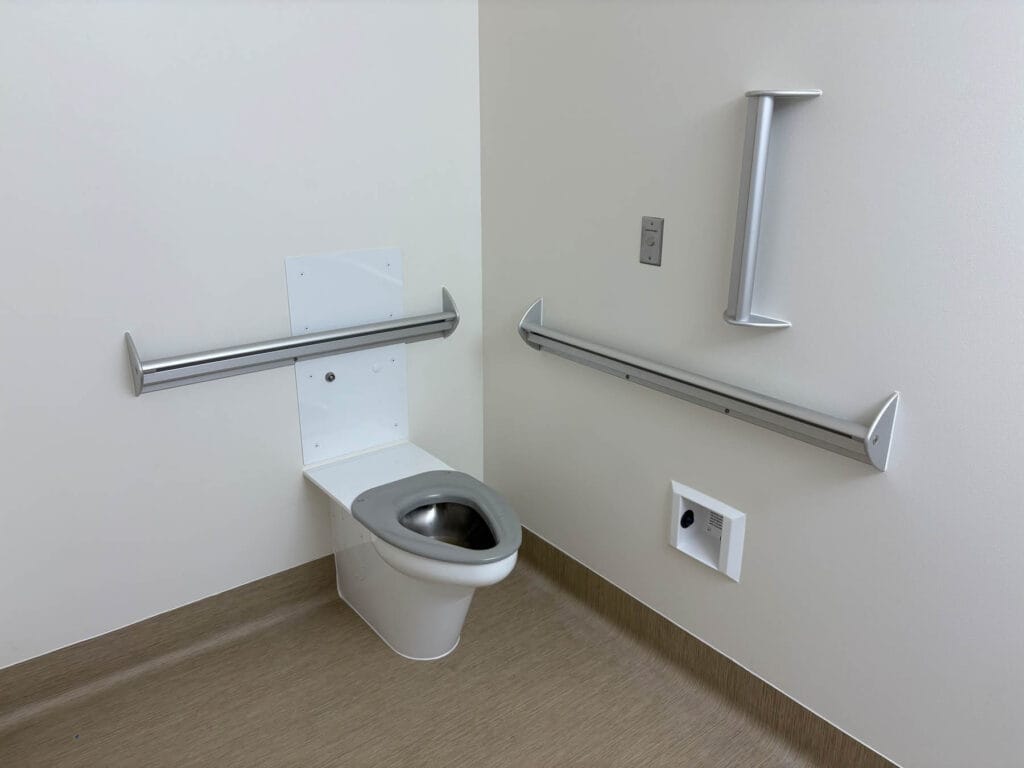 UWMC NW Behavioral Health E-Wing bathroom